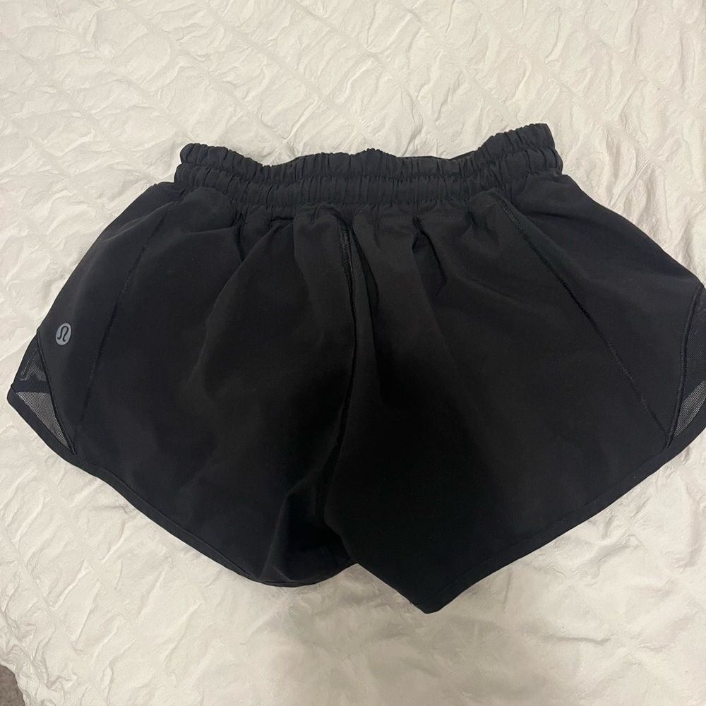 Lululemon hotty hot low rise 2.5 inch size 0